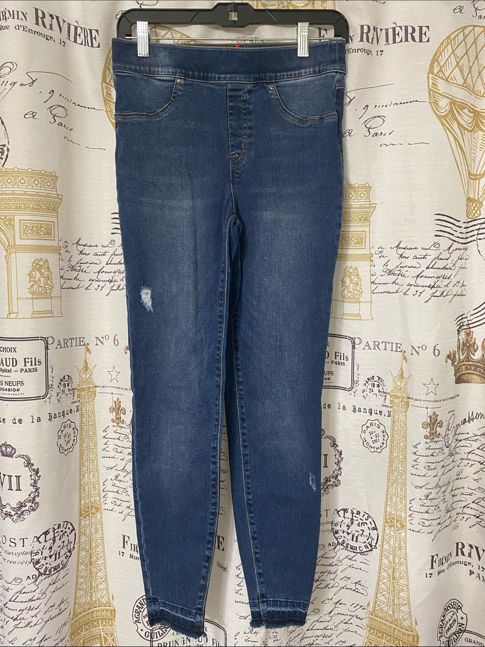 Spanx Pull On Jeans With Frayed Hem Sz M Medium Wash Slight Distressing